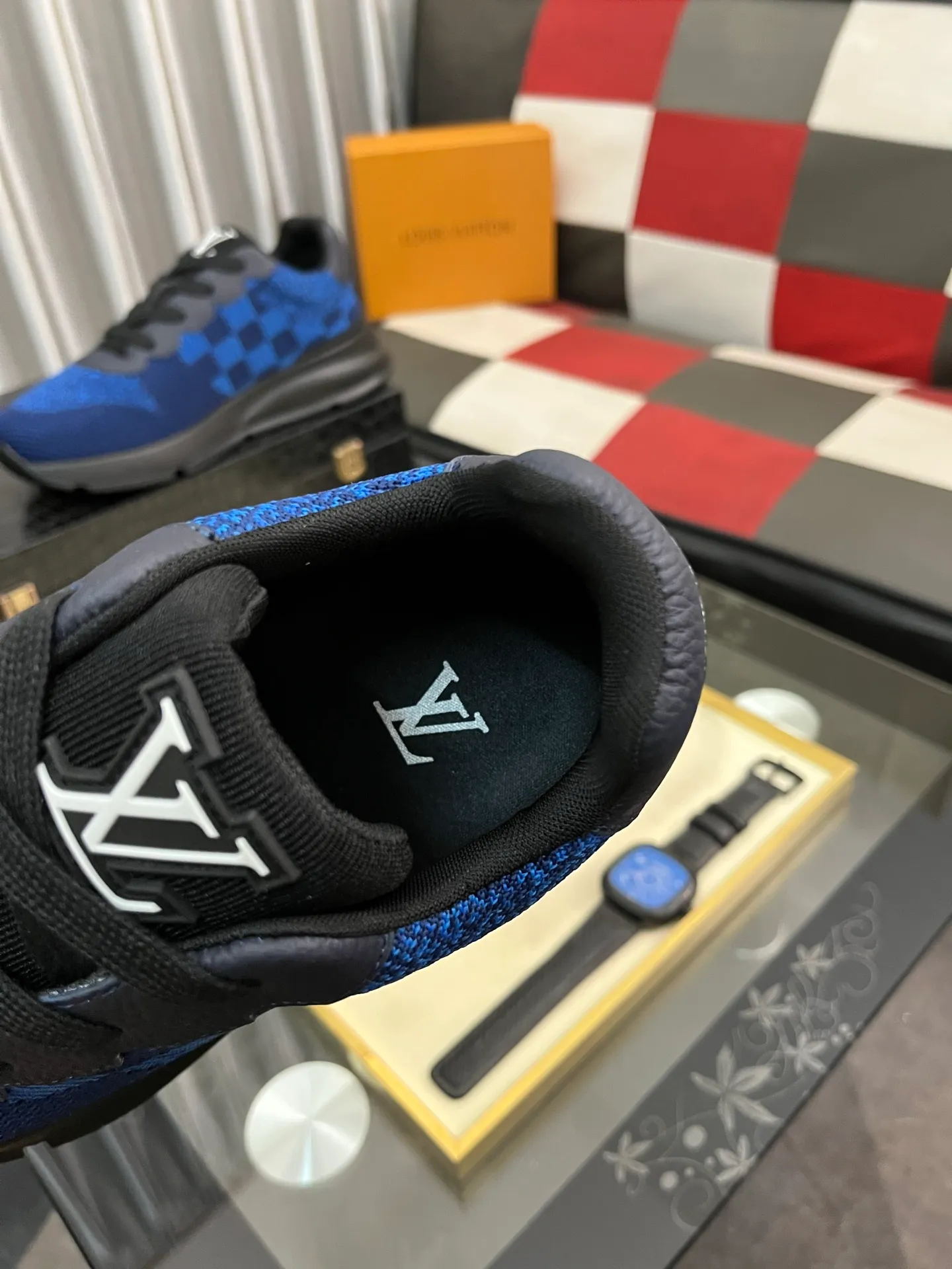 Men's Men's Shoes 💰640⌚️⌚️LV TARINE Louis Vuitton L Family Donkey Brand Casual Sports Shoes Skateboard Shoes Original purchase, development and production This LV Trainer sneaker is made of cow leather to create a complex upper, which requires several hours of ingenious sewing to complete. Inkjet printing renders a unique retro effect, and the classic configuration is from the hands of Virgil Abloh, showing the inspiration of retro basketball shoes. Exquisite packaging at the delivery counter🛍📦 ▪️Fabrics: Original customized first-layer cowhide ▪️Inner lining: Original customized breathable mesh ▪️Outsole: Original molded two-color TPU combination outsole ▪️Size: 38-44
